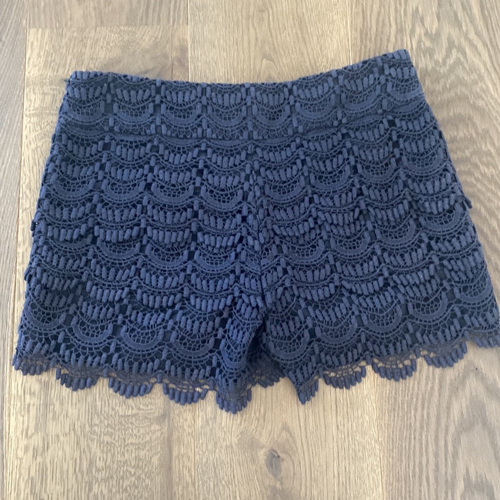 5/$10 Loft Riviera short in navy women’s size 00 - Picture 3 of 9
